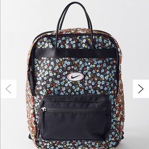 NIKE Sportswear Tanjun Floral Backpack